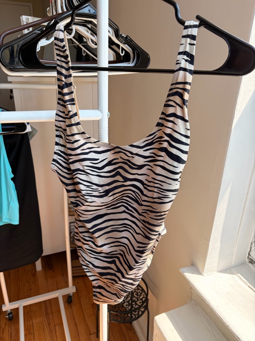SKIMS NWT Signature Swim Scoop Neck One Piece in Champagne Tiger Print; Size S - Picture 9 of 12
